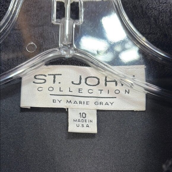 🥽 St. John Black knit Blazer with Fringe and Floral Accents buttons - Picture 2 of 6